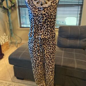 Leopard 🐆 jumper size Small